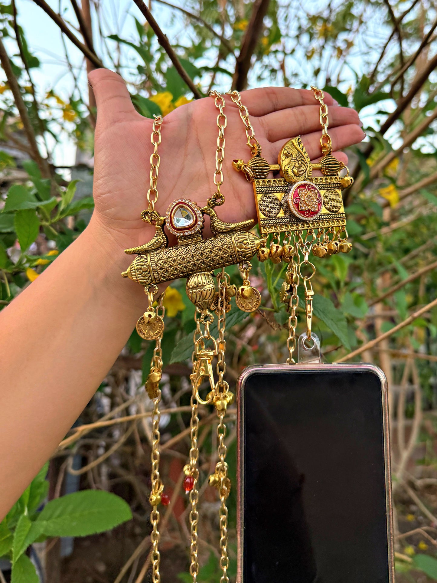 Traditional Phone sling ✨