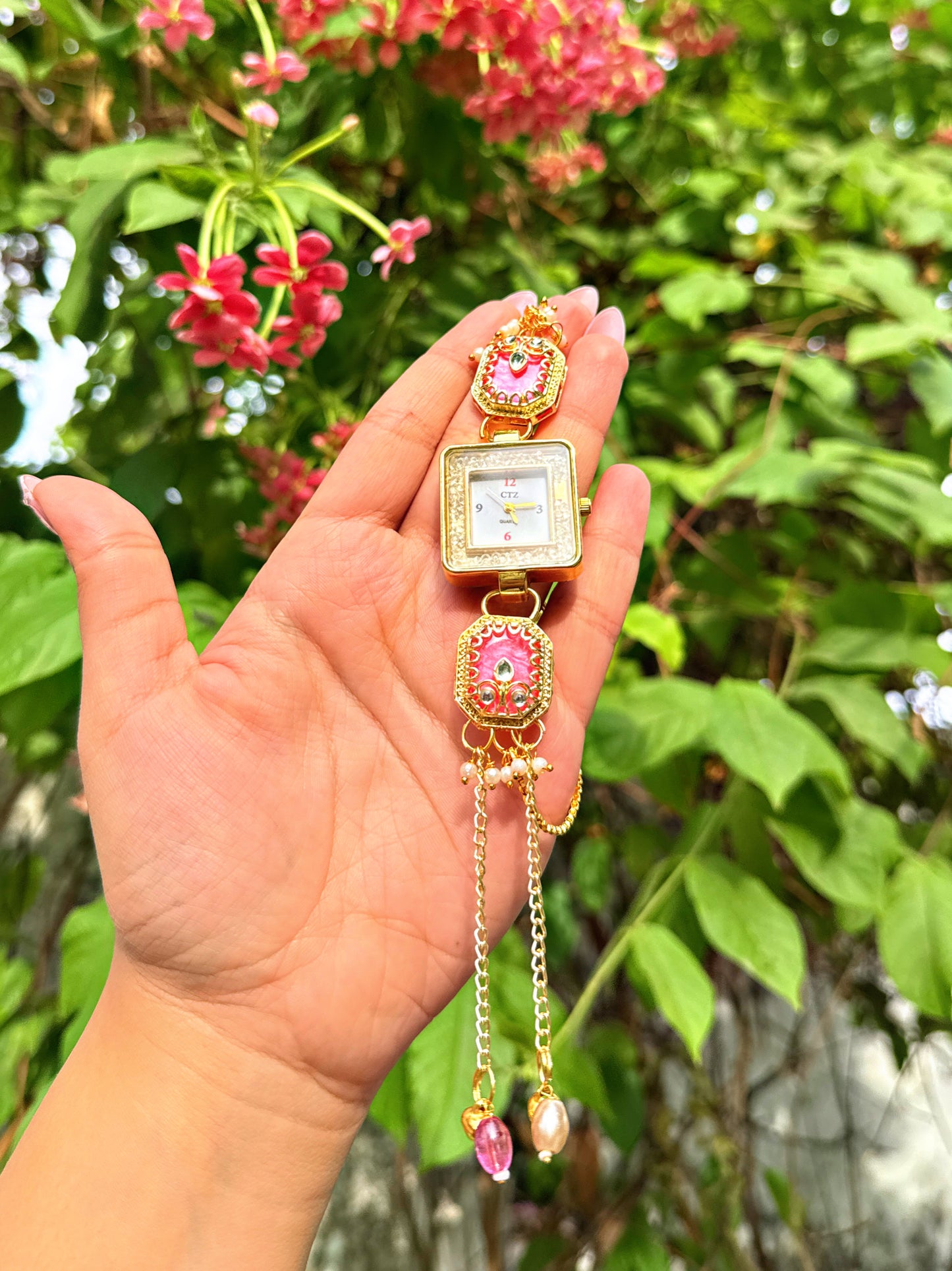 Siddhi kundan watch