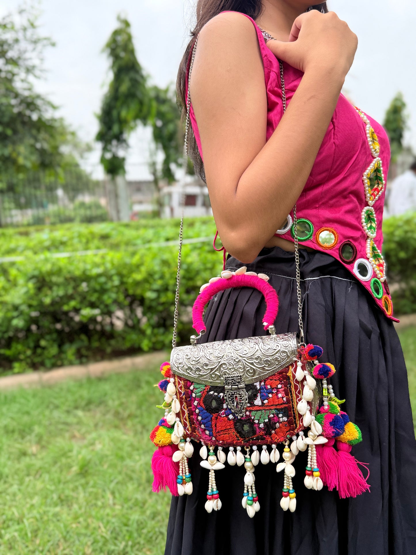 MIHU- REAL KUTCHIWORK BRASS BAG ✨