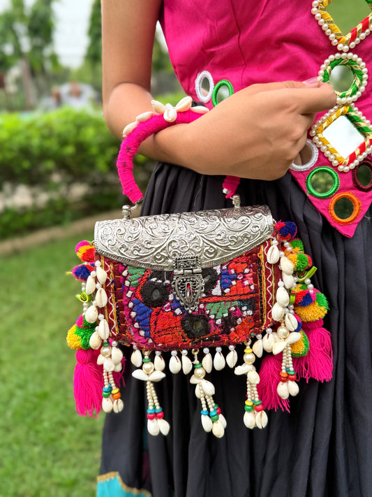 MIHU- REAL KUTCHIWORK BRASS BAG ✨