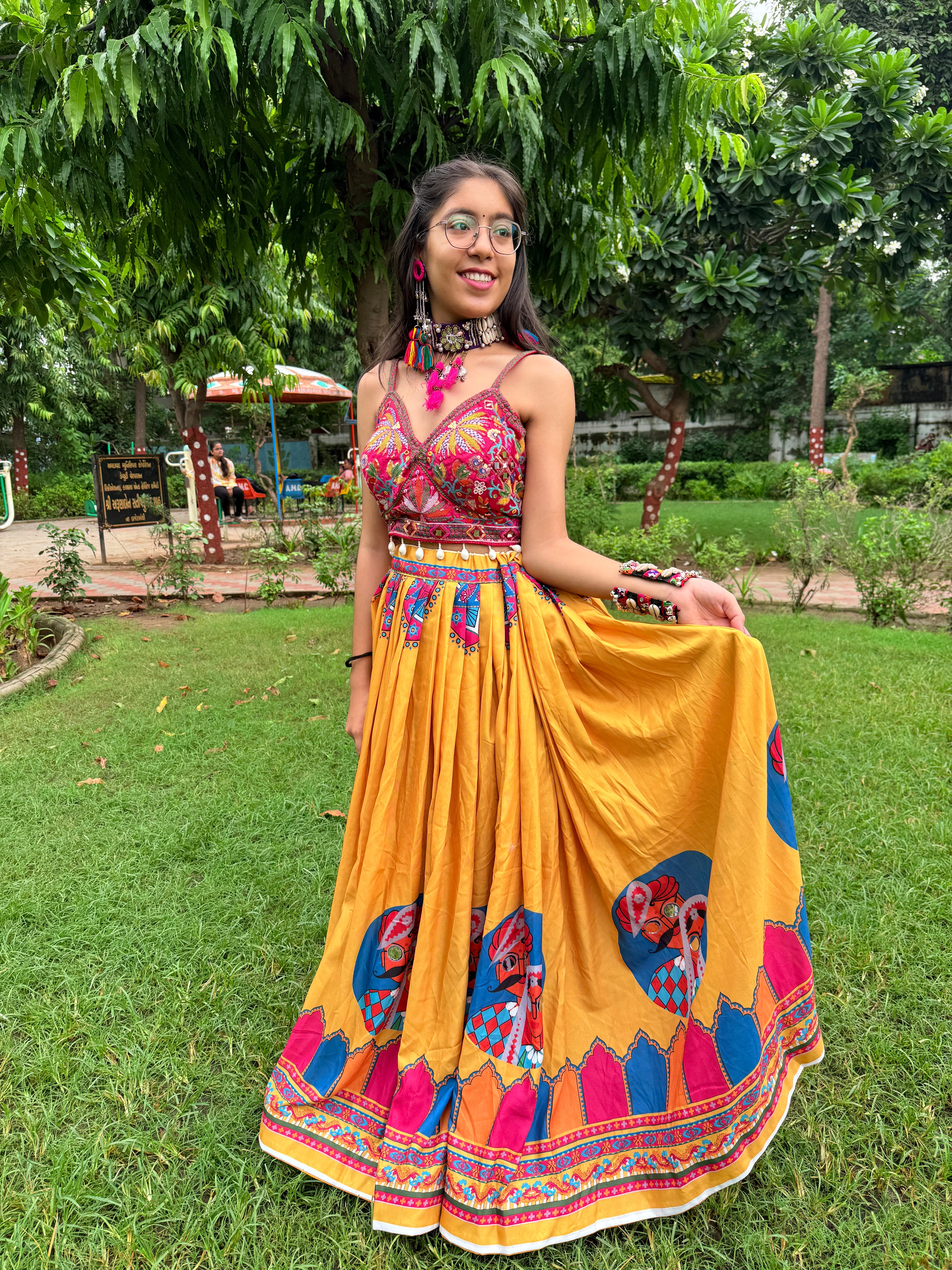 “RANGBHINI RADHA” chaniya choli set ✨🦚