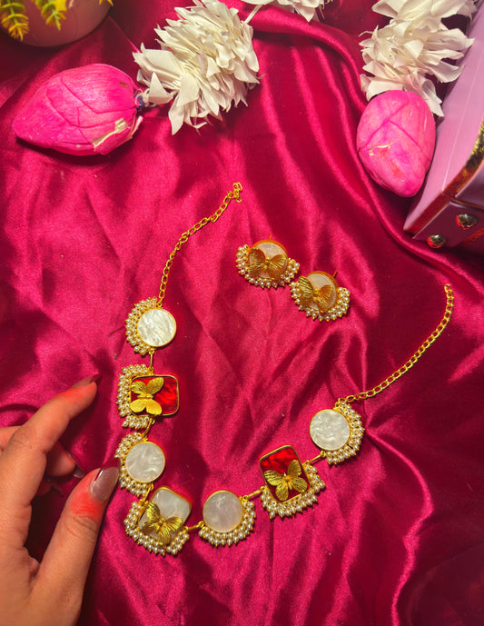 BELLE ❤️neckpiece with earrings 🦋