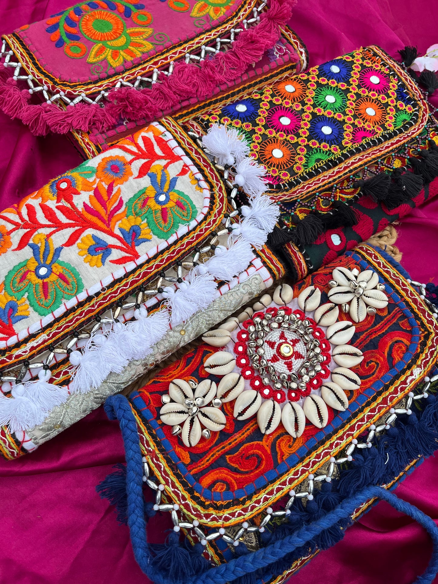 Saumyaa Embroidery Clutch 🪷