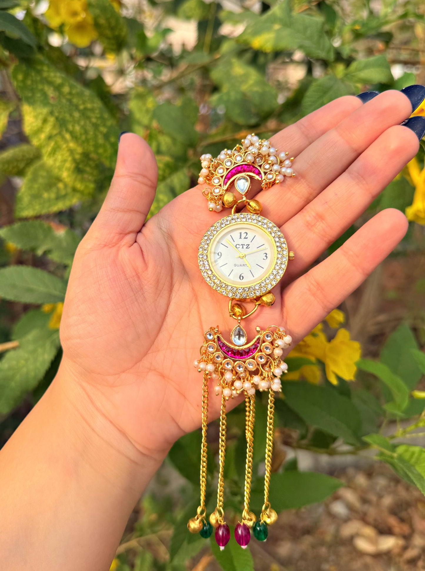 SUNIDHI- Moon Kundan watch ✨