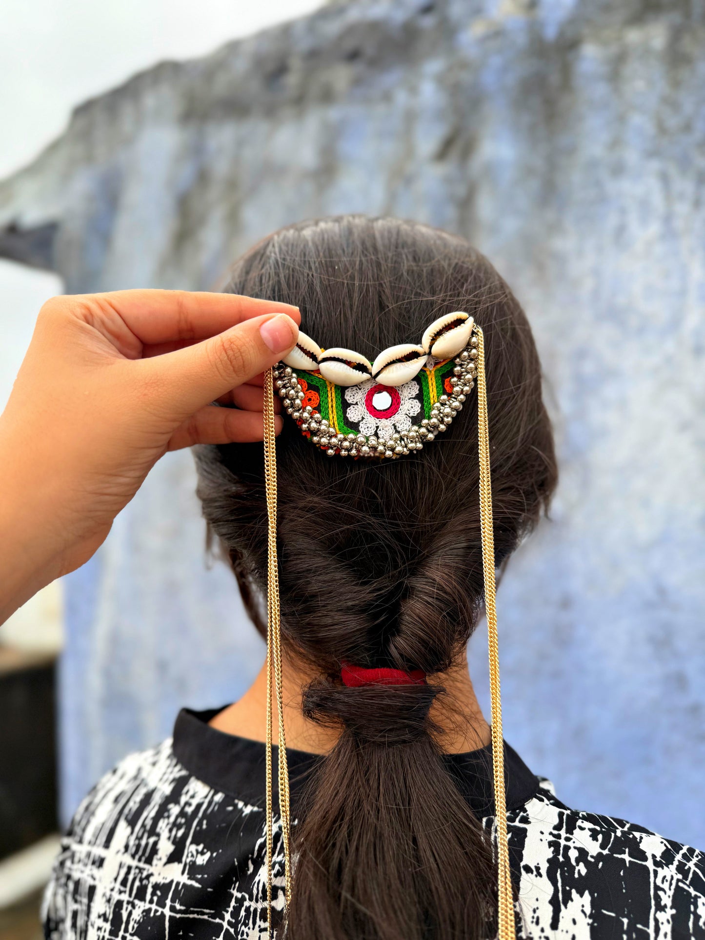 SAVARI- hair brooch