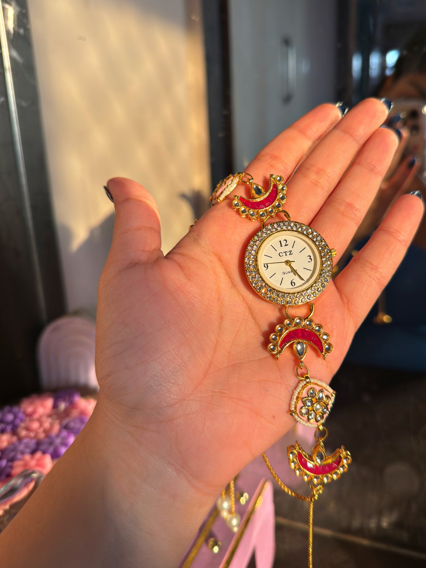 MANDAVI - kundan watch