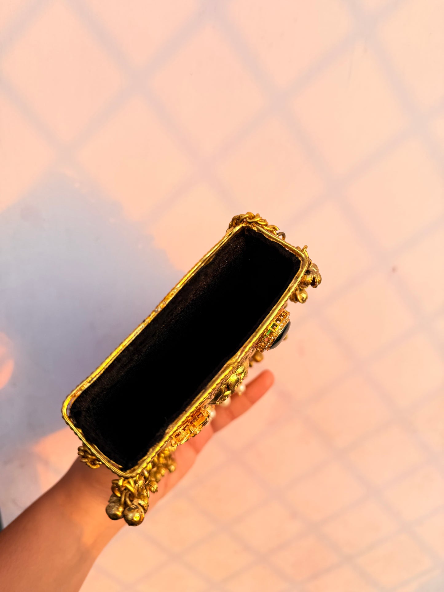 SONA ⚜️❤️PHONE SLING ( WITH LONG CHAIN DETACHABLE)