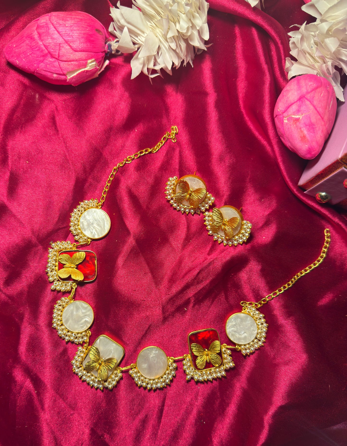 BELLE ❤️neckpiece with earrings 🦋