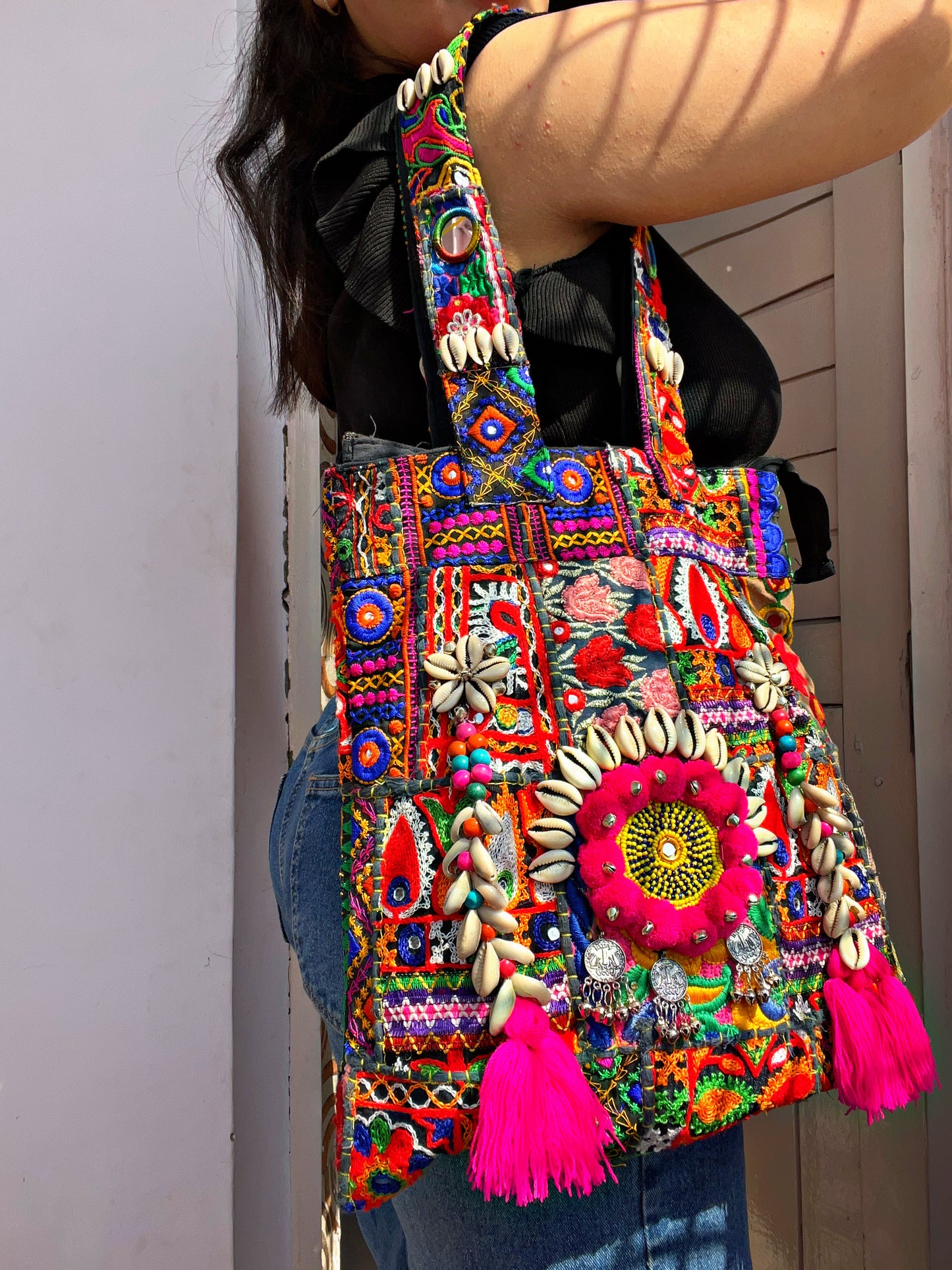 MISHTI- jhola style bohemian bag 🤌🏼✨