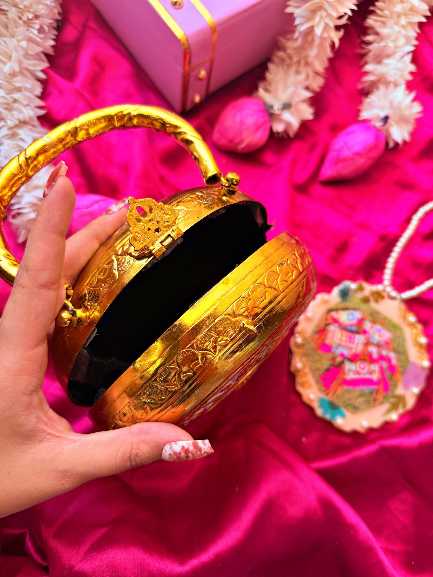 KASHYA - Brass Clutch