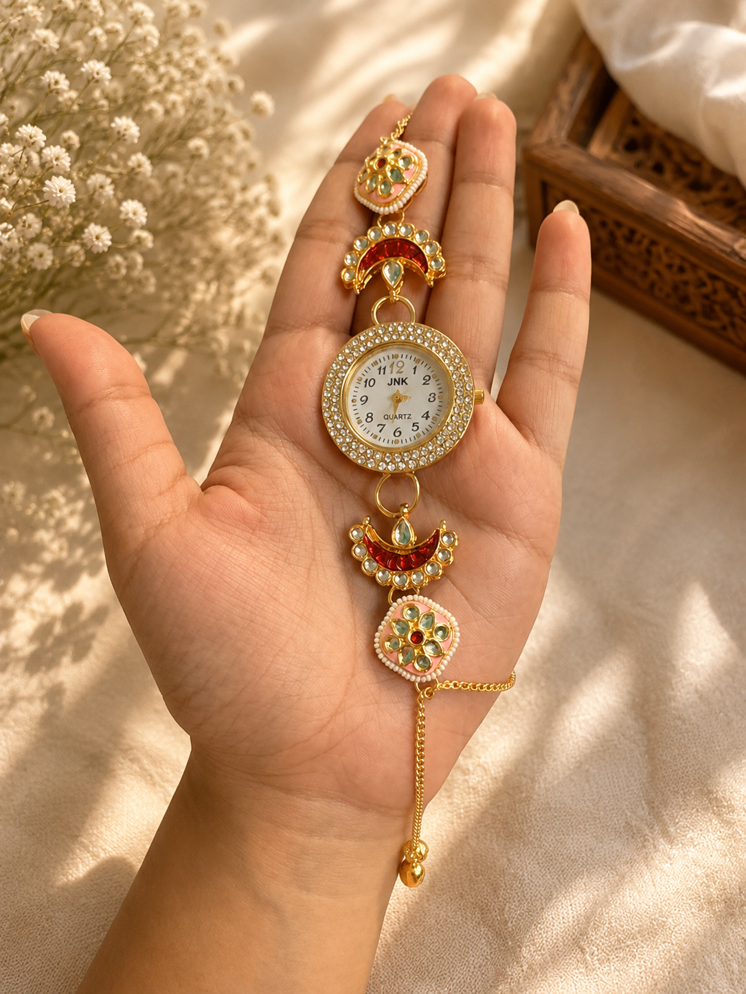 MANDAVI - kundan watch