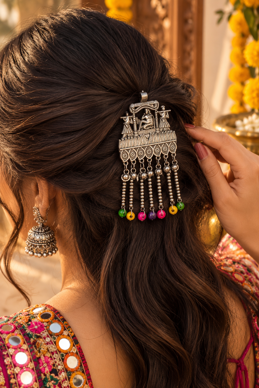 Doli hair brooch