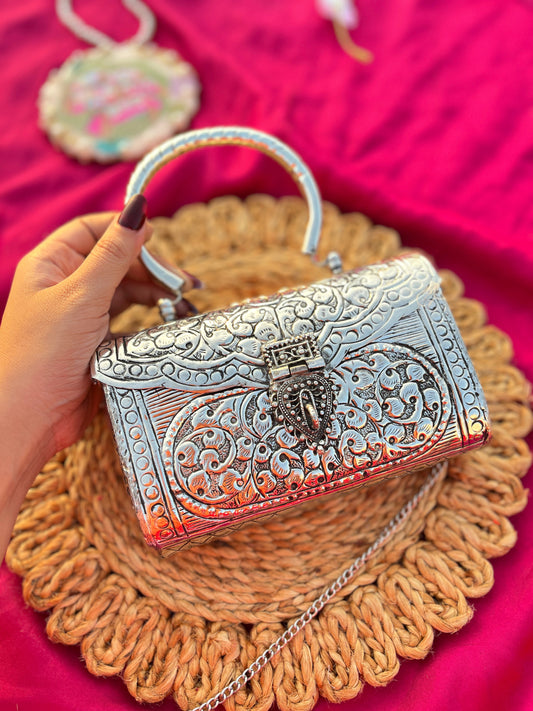 MORNI Oxodized Clutch