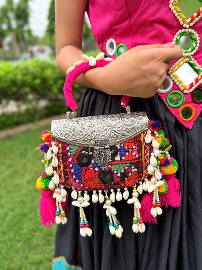 MIHU- REAL KUTCHIWORK BRASS BAG ✨