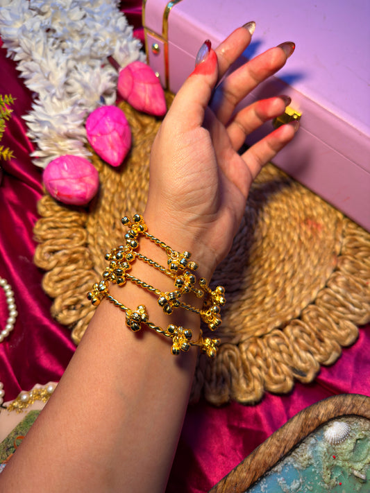 NAZAKAT GHUNGHROO BANGLES (set of 4)