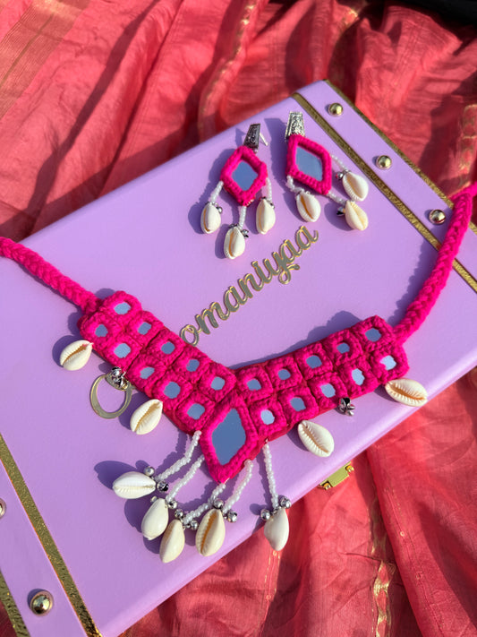 SAJNI- NECKPIECE WITH EARRINGS ✨