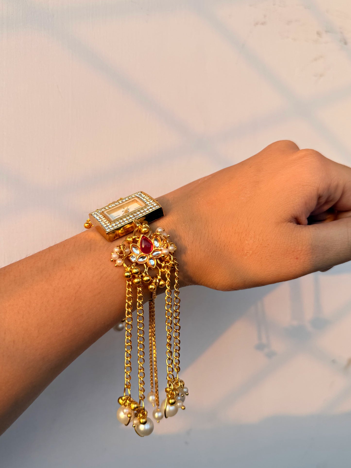 SUNDARI- kundan watch
