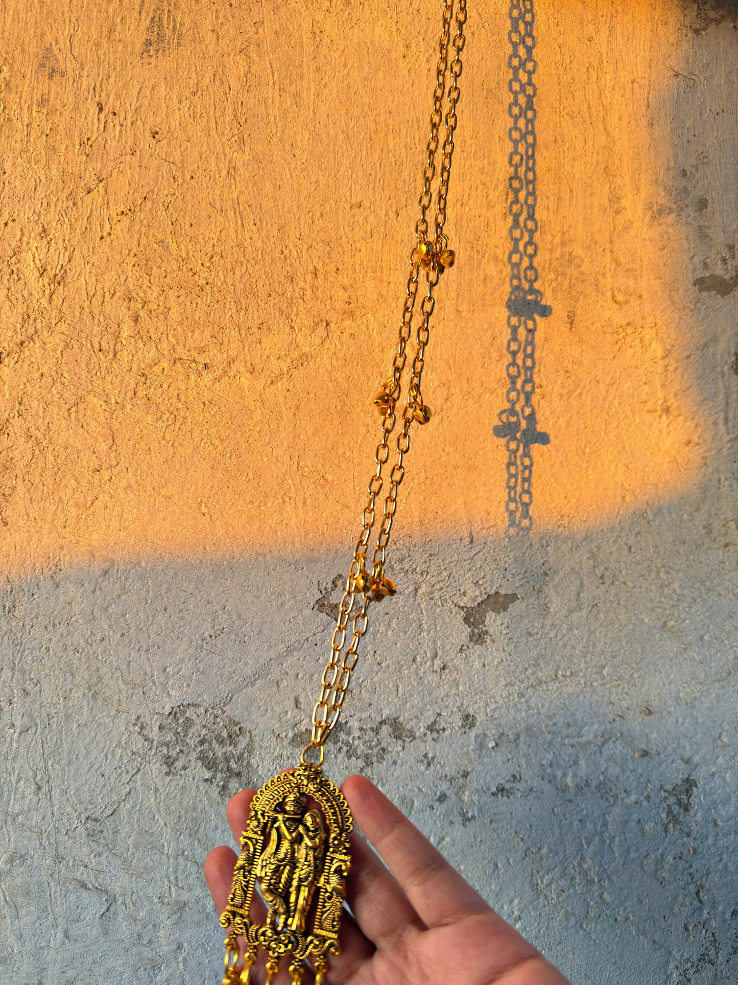 RADHA KRISHNA PHONE SLING ✨