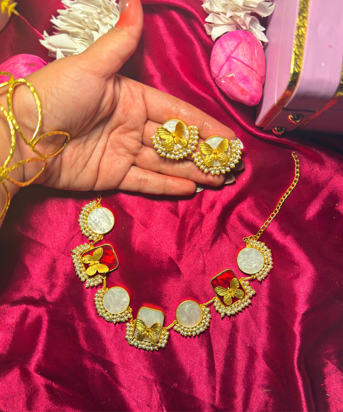 BELLE ❤️neckpiece with earrings 🦋