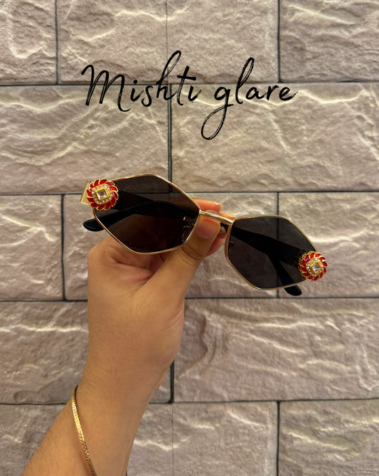 Mishti glare
