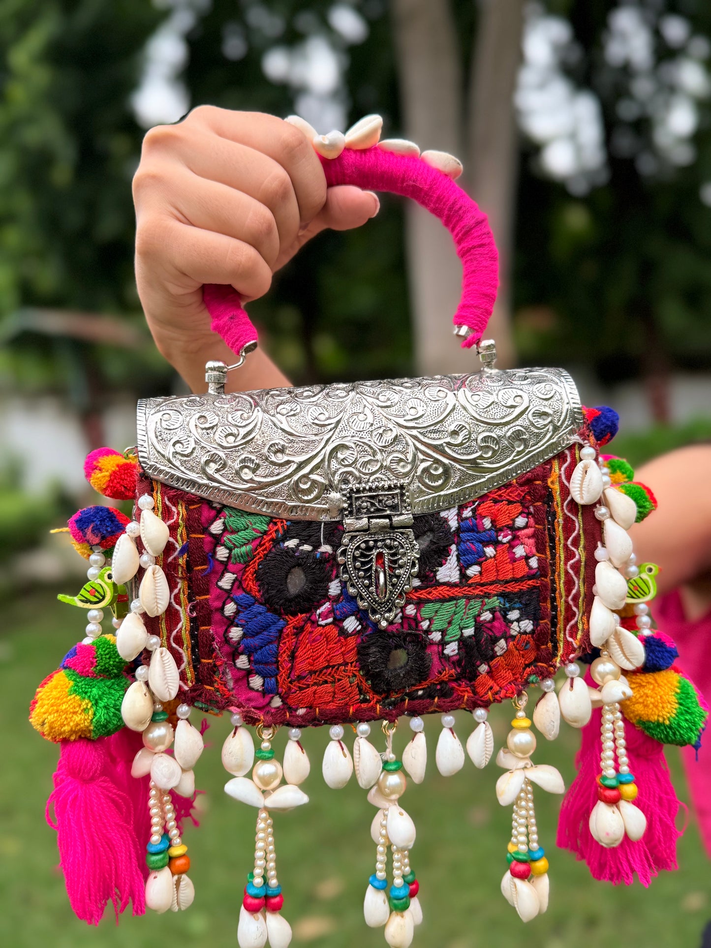 MIHU- REAL KUTCHIWORK BRASS BAG ✨