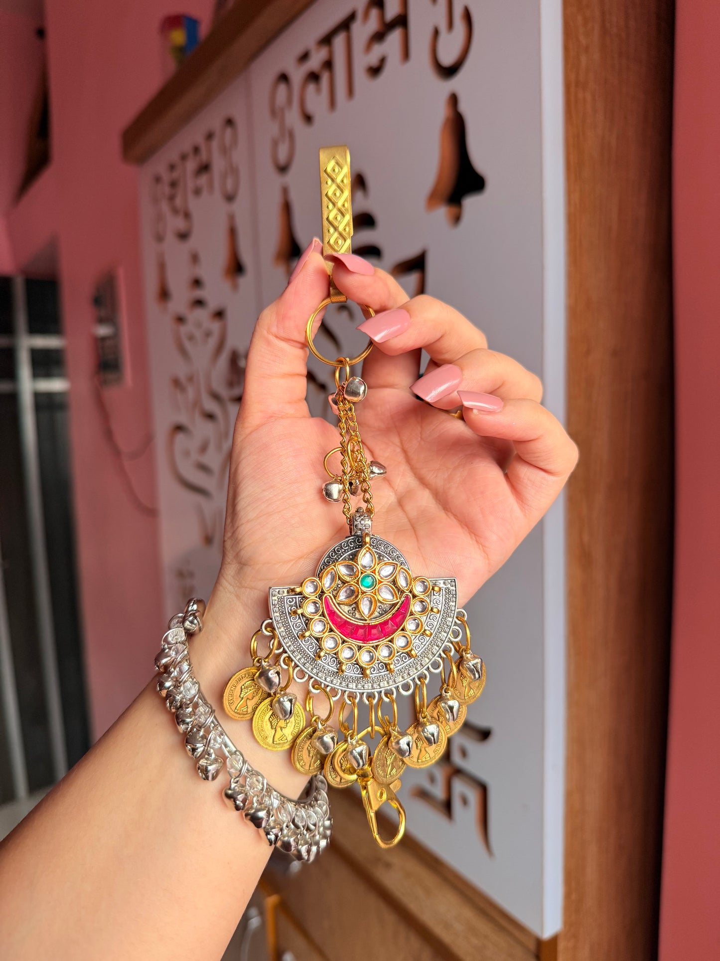 OHWOMANIYAA - TRENDY OXODIZED WAIST HOOK with lanyard 🪬