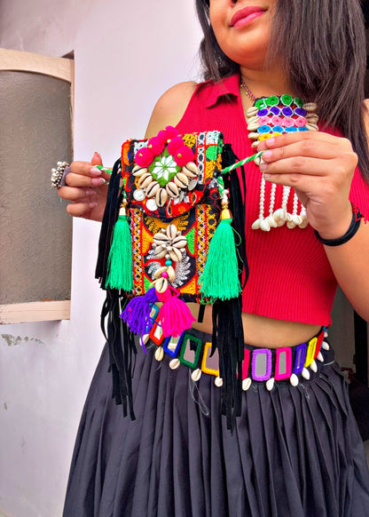 SIDYA- PHONE SLING 🤌🏼🖤