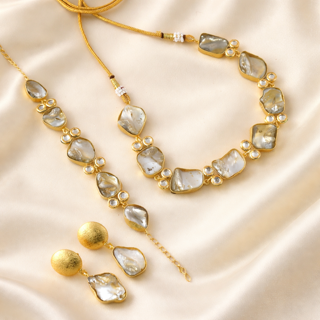 MOONSHINE PEARL NECLACE EARRINGS  AND BRACELET SET