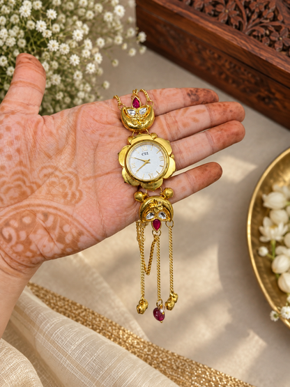Parul kundan watch
