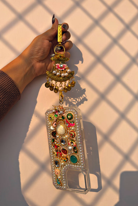 SAJDA PHONE COVER WITH WAIST HOOK