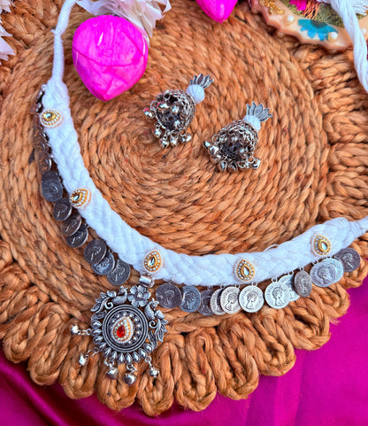Srijana - necklace and earrings set