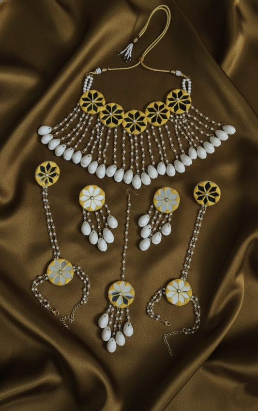 Mirror work jewellery set combo for haldi bride ( color can be customised )
