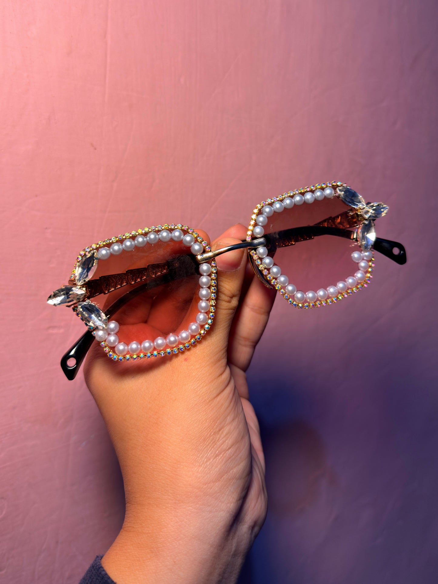 PEARLY PARTY GLARES ✨