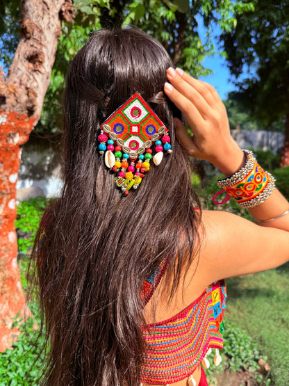 Mithu hair brooch