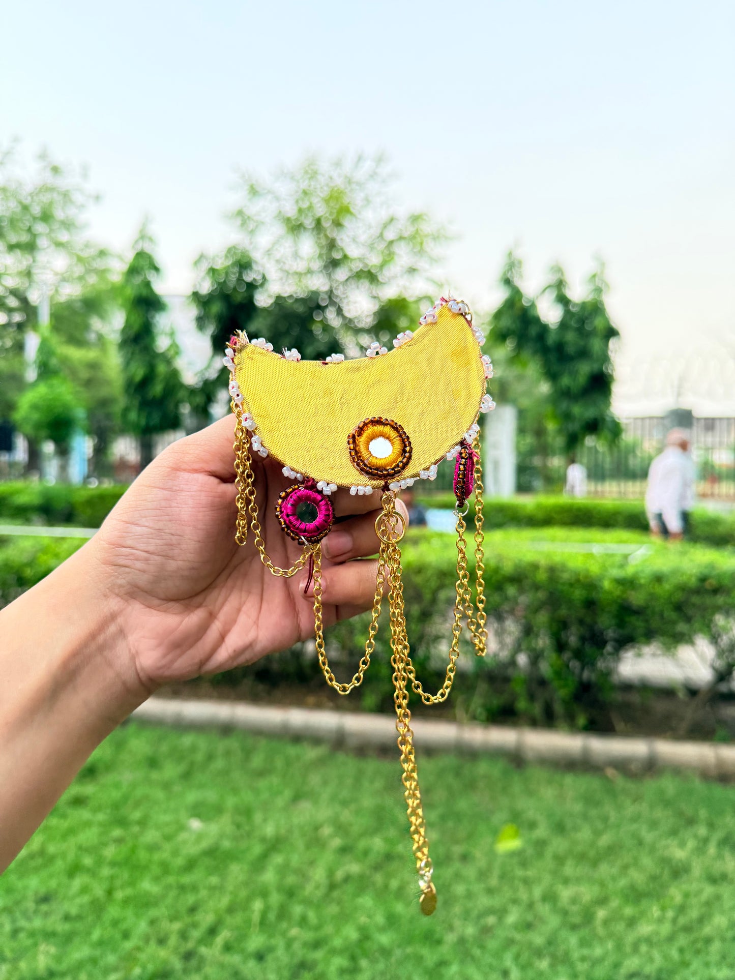 MELLISA - FESTIVE HAIR BROOCH 🌙