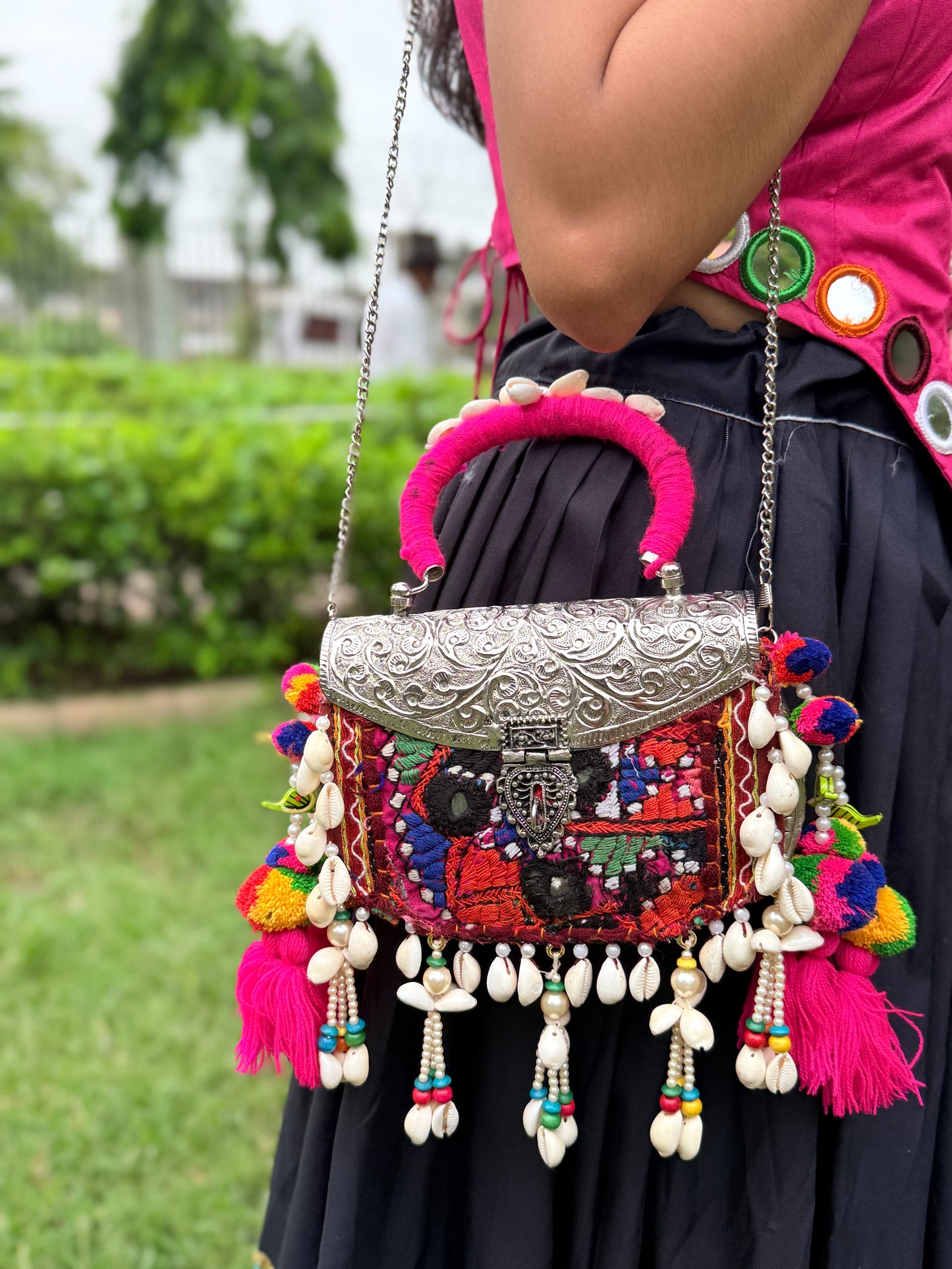 MIHU- REAL KUTCHIWORK BRASS BAG ✨