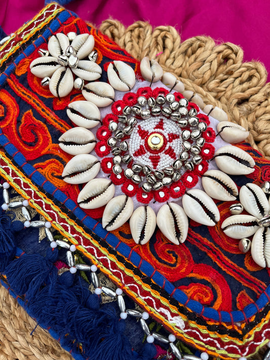 Saumyaa Embroidery Clutch 🪷