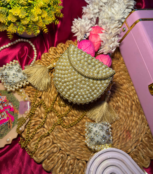 SHAGUN PEARL MINI BAG with tassel and long sling chain✨🤌🏼