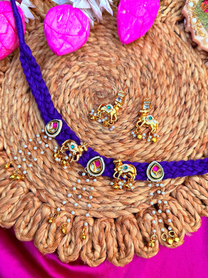 Nandi necklace and earrings set