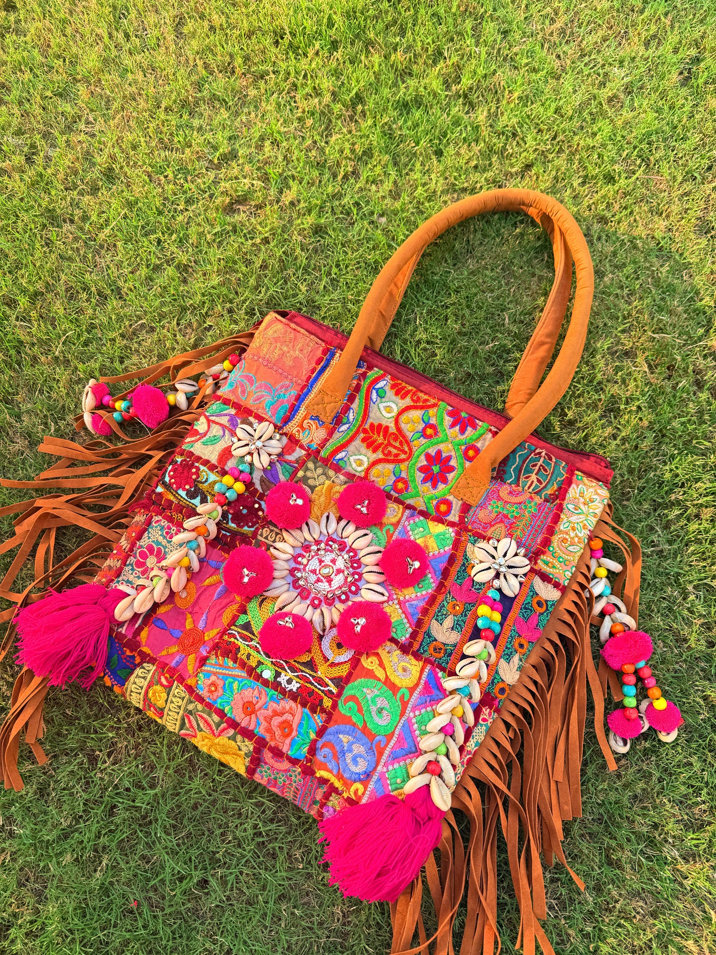 NOORANI- Gypsy style tote 👜