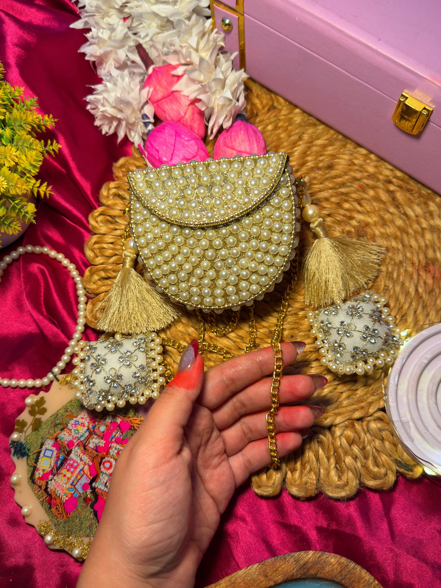 SHAGUN PEARL MINI BAG with tassel and long sling chain✨🤌🏼