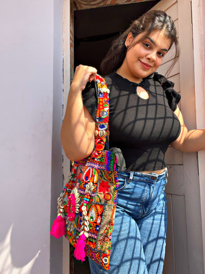 MISHTI- jhola style bohemian bag 🤌🏼✨