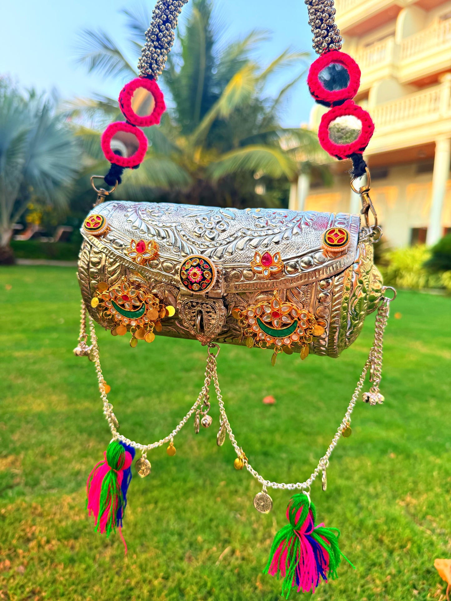 ADA- DHOLKI FUSION BAG WITH DETACHABLE HANDLE AND SLING 💖
