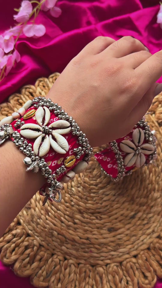 SAANIYA- Boho handcuff